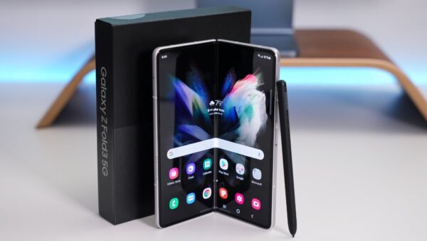 Samsung Galaxy Z Fold 3 - Image 4